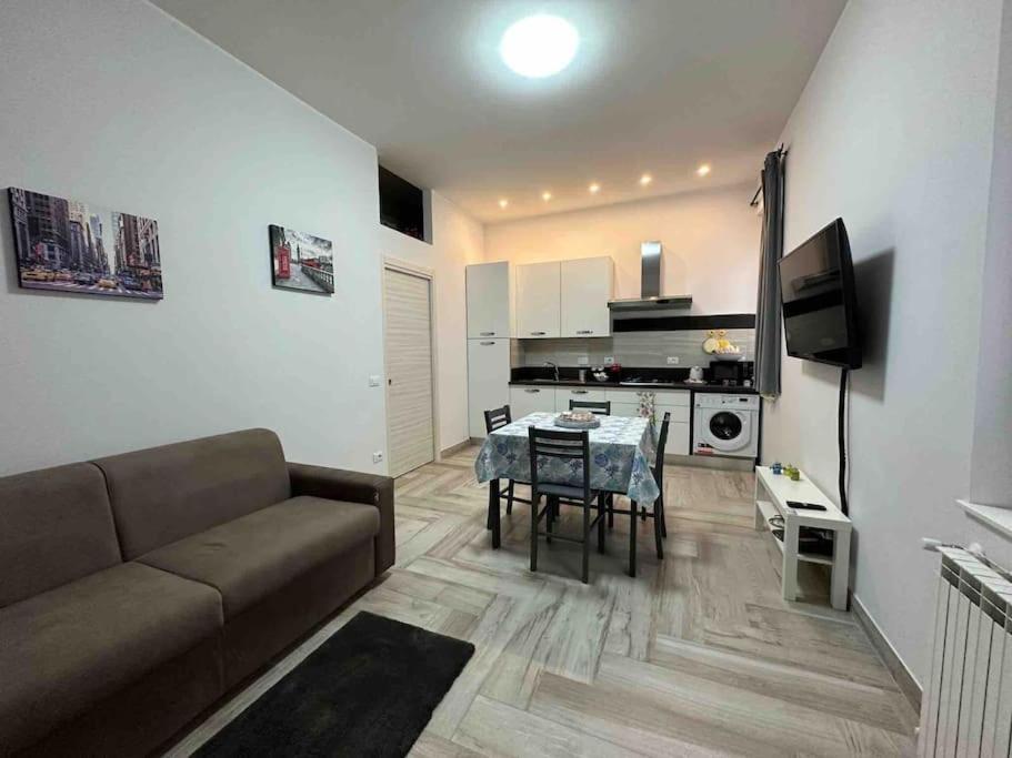 Апартаменты Family Flat Near Metro A Рим Экстерьер фото
