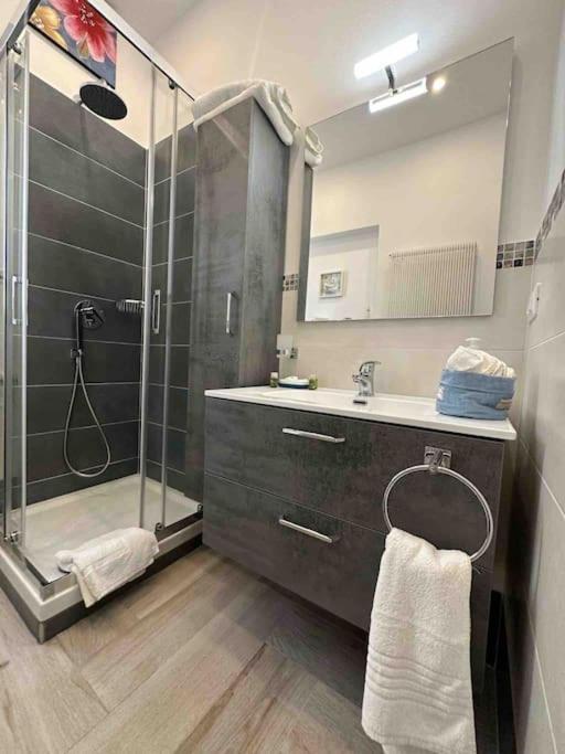 Апартаменты Family Flat Near Metro A Рим Экстерьер фото